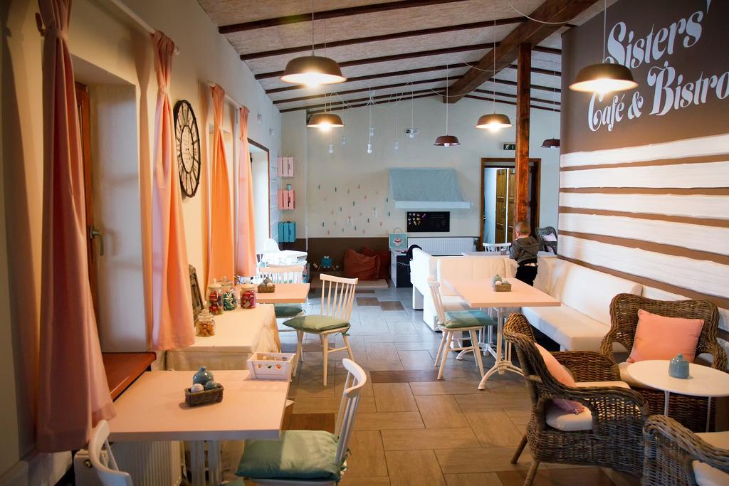Camp Alpa Hotel Ostrovačice Eksteriør billede