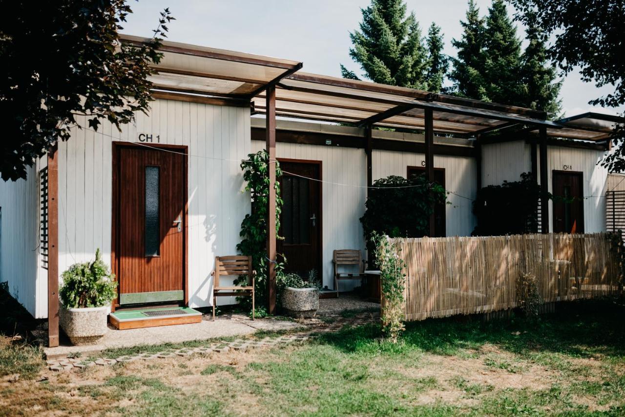 Camp Alpa Hotel Ostrovačice Eksteriør billede